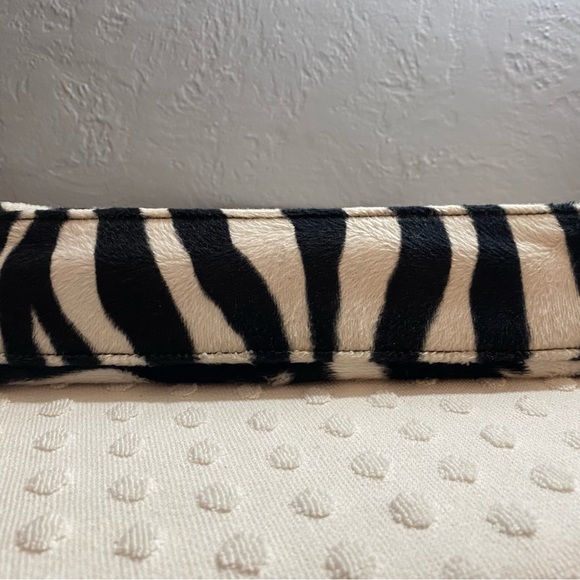 Frankie & Johnny zebra striped shoulder bag - Picture 9 of 12